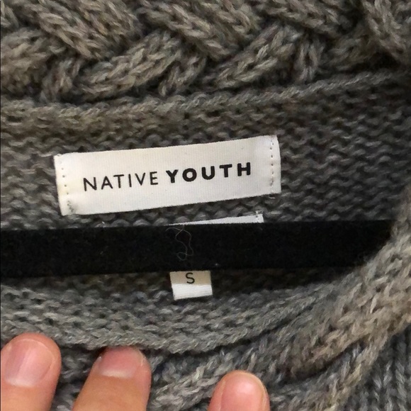 Native youth sweater - Picture 2 of 7